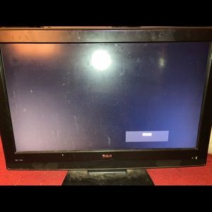 32 inch tv works well I just upgraded to a 55 inch